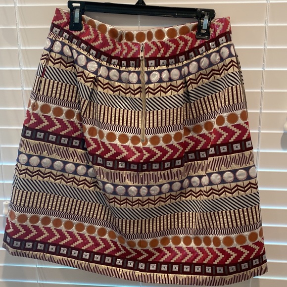 Above knee skirt wirh exposed zipper - Picture 2 of 2